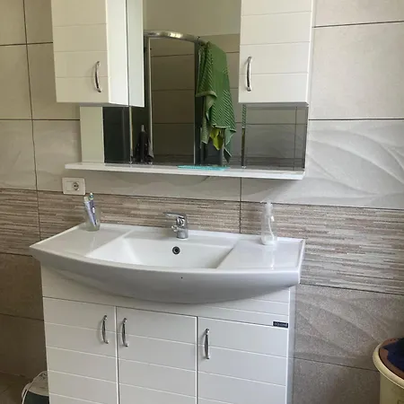 Doku 아파트 Valjiosi